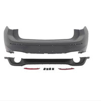 Imagine frontală și din spate cu Volkswagen Golf 8 echipat cu bara față GTI, bara spate sportivă, difuzor, grile și ornamente evacuare din kitul complet GTI.