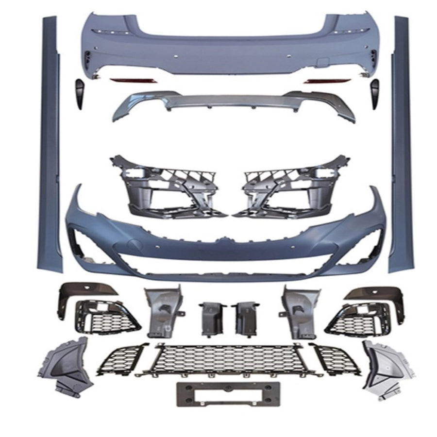 Vedere de sus a kitului exterior complet M-Tech pentru BMW Seria 3 G20, incluzând bară față, bară spate, praguri laterale și grile, componente din plastic PPCAROSERIE 