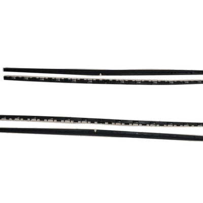 Set praguri laterale din polipropilenă pentru kit exterior GTI compatibil cu Volkswagen Golf 7 (2013-2017), culoare neagră, 4 bucăți, pregătite pentru vopsire și montaj facil.
