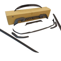 Detaliu cu pragurile din inox pentru BMW Seria 3 F30, componente aftermarket pentru protecție și stil sportiv, prezentate pe fundal alb