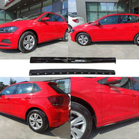 Set de praguri laterale tuning pentru Volkswagen Polo MK6 (2018+), vedere frontală cu detalii de prindere și finisaj lucios