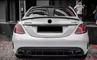 Pentru Benz W205 C Series facelift, bumper spate cu aspect AMG și evacuare