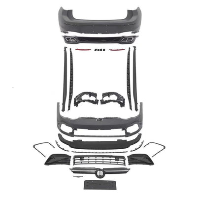 Set complet de piese pentru kit exterior R-Line Volkswagen Golf 8 (2020+), prezentare desfășurată cu toate componentele incluse: bare, grile, difuzoare, elemente decorative și accesorii de montaj.