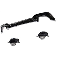 Imagine de prezentare cu toate componentele incluse: difuzor M, ornamente de eșapament și prinderi. Compatibil doar cu BMW Seria 3 G20 (2019+) 340i. Accesoriu de tuning sport.