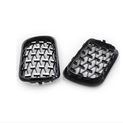 Spatele grilelor frontale BMW E36, model diamant, ramă neagră lucioasă, sistem de prindere aftermarket compatibil OEM.