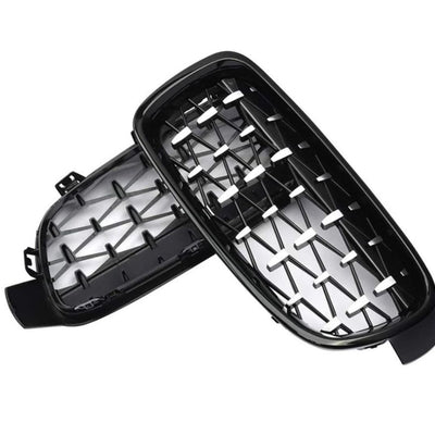 Pereche grile diamant BMW Seria 3 F30/F31 (2012–2018), design sportiv cu ramă neagră lucioasă
