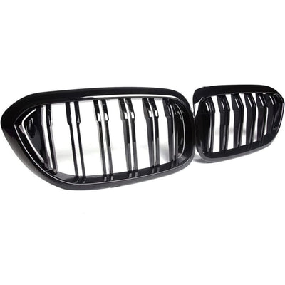 Imagine frontală cu grilele auto duble M5 Look pentru BMW G30/G31. Design sport full black, plastic ABS durabil.