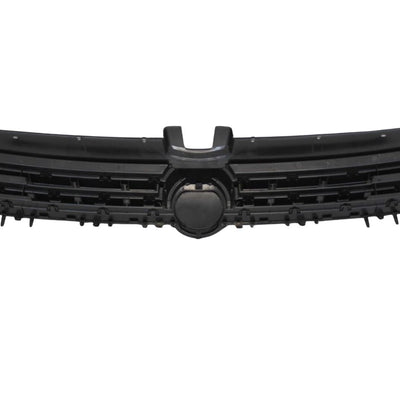 Vedere din spate a grilei GTI VW Golf 7 MK7, evidențiind prinderile compatibile OEM și structura de montaj aftermarket.