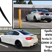 Spoiler auto din ABS negru brillant pentru BMW Seria 3 E92 (2006-2013), fotografiat lateral, design sportiv, finisaj lucios.