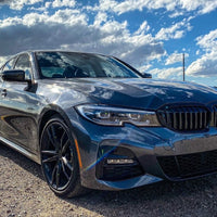 Grila pentru BMW Seria 3 G20 (2019+) cu Sprancene - Negru Glos (Negru Stralucitor) 