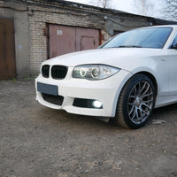 PENTRU SERIA 1 E87 07-11 SET BUMPER FRONTAL MT ȘI GRILĂ (FARURI DE CEȚE)